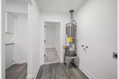 5874 Belneath Street, Houston, TX 77033 - Photo 7