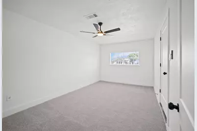 5874 Belneath Street, Houston, TX 77033 - Photo 11