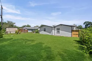 5874 Belneath St, Houston, TX 77033 - Photo 19