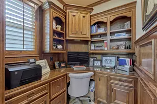 27 Knightsgate Circle, The Woodlands, TX 77382 - Photo 9