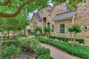 27 Knightsgate Circle, The Woodlands, TX 77382 - Photo 3