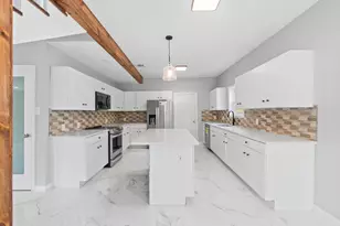 2220 Holman St, Houston, TX 77004 - Photo 9