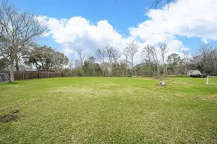 2930 W Shane St, Alvin, TX 77511 - Photo 17