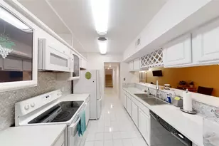 1970 Augusta Dr, Houston, TX 77057 - Photo 3