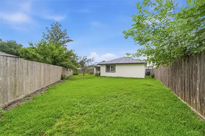 9607 Kemp Forest Drive, Houston, TX 77080 - Photo 25