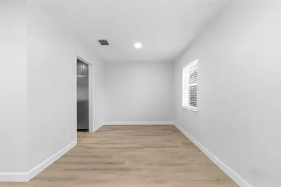 9607 Kemp Forest Drive, Houston, TX 77080 - Photo 23