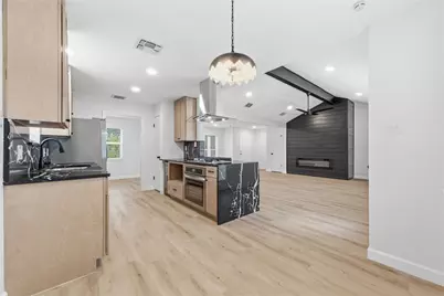 9607 Kemp Forest Drive, Houston, TX 77080 - Photo 9