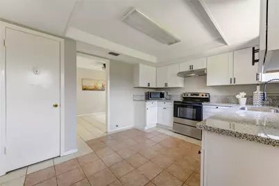 9915 Towne Tower Lane, Sugar Land, TX 77498 - Photo 7