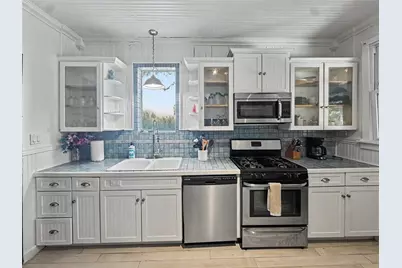 3814 Ursuline Street, Galveston, TX 77550 - Photo 9