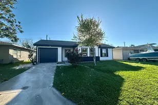 10 Gulf Ln, Galveston, TX 77550 - Photo 23