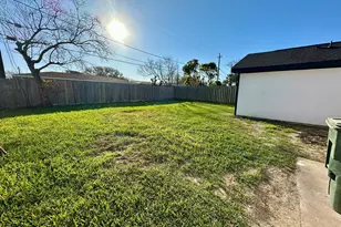 10 Gulf Ln, Galveston, TX 77550 - Photo 21