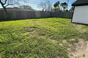 10 Gulf Ln, Galveston, TX 77550 - Photo 21