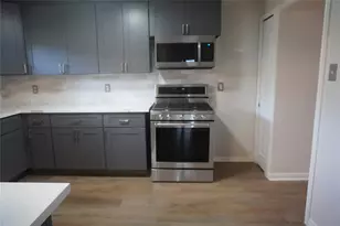 8418 Colonial Ln Ln, Houston, TX 77051 - Photo 5