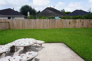8418 Colonial Ln Ln, Houston, TX 77051 - Photo 23