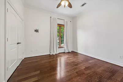8448 Westview Drive, Houston, TX 77055 - Photo 33