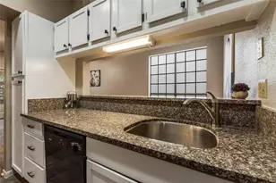 8055 Cambridge St, Houston, TX 77054 - Photo 13