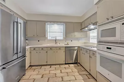 18623 Prince William Lane, Houston, TX 77058 - Photo 9
