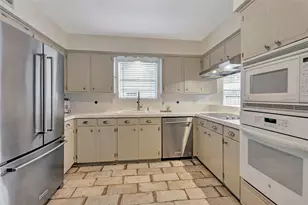 18623 Prince William Ln, Houston, TX 77058 - Photo 9