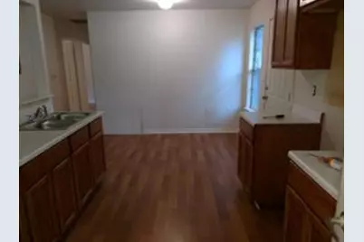 1131 W Front Street, Sealy, TX 77474 - Photo 9