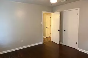 5818 Glenhurst Dr, Houston, TX 77033 - Photo 9