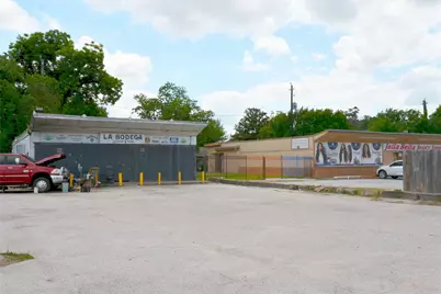 10013 W Montgomery Road, Houston, TX 77088 - Photo 3