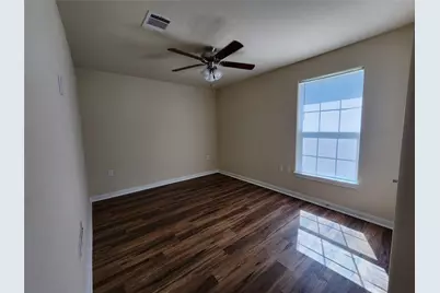 2402 14th Avenue N, Texas City, TX 77590 - Photo 9