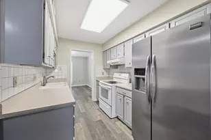 14250 Misty Meadow Ln, Houston, TX 77079 - Photo 9