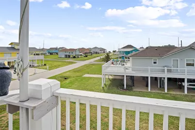 973 Sea Breeze, Crystal Beach, TX 77650 - Photo 11