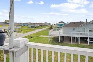 973 Sea Breeze, Crystal Beach, TX 77650 - Photo 11
