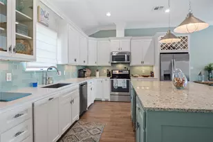 973 Sea Breeze, Crystal Beach, TX 77650 - Photo 23