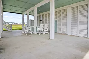 973 Sea Breeze, Crystal Beach, TX 77650 - Photo 5