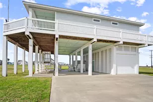 973 Sea Breeze, Crystal Beach, TX 77650 - Photo 5