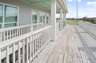 973 Sea Breeze, Crystal Beach, TX 77650 - Photo 9