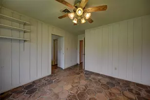 687 Bending Oaks Dr, Bellville, TX 77418 - Photo 17