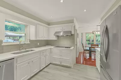 2810 Woodland Ridge Drive, Kingwood, TX 77345 - Photo 5