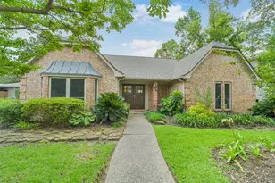 2810 Woodland Ridge Dr, Kingwood, TX 77345 - Photo 1