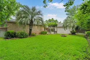 2810 Woodland Ridge Dr, Kingwood, TX 77345 - Photo 23