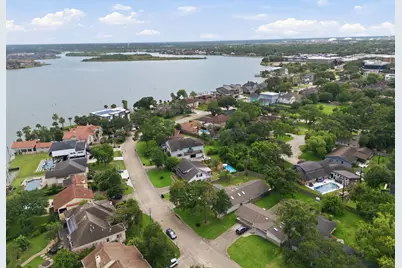 2603 Baycrest Drive, Houston, TX 77058 - Photo 25