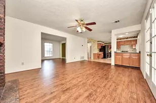 8411 Sunny Ridge Dr, Houston, TX 77095 - Photo 9