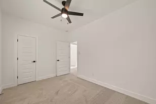 5642 Hirondel St, Houston, TX 77033 - Photo 27