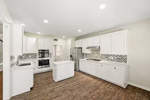 215 Crabapple Dr, Baytown, TX 77520 - Photo 13