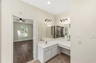 215 Crabapple Dr, Baytown, TX 77520 - Photo 23