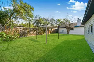 8114 Pella Dr, Houston, TX 77036 - Photo 37