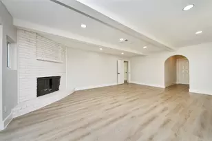 8114 Pella Dr, Houston, TX 77036 - Photo 7