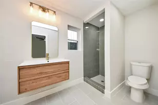 8114 Pella Dr, Houston, TX 77036 - Photo 23