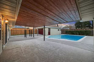 10422 Raritan Dr, Houston, TX 77043 - Photo 13