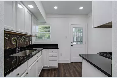 7530 Park Place Boulevard, Houston, TX 77087 - Photo 17