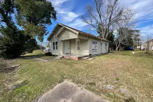 724 Orange Ave, Port Arthur, TX 77640 - Photo 1
