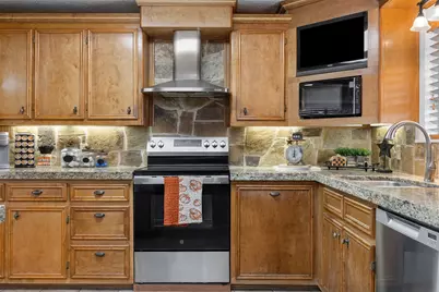 1611 Koy Road, Bellville, TX 77418 - Photo 11