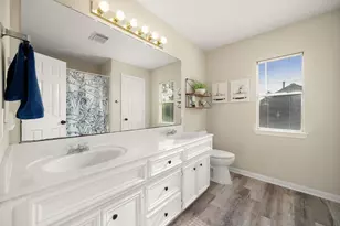 2042 Lodge Crest Ct, League City, TX 77573 - Photo 25